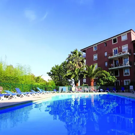 Provencal Haven For Six Apartment