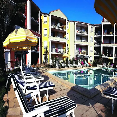 Provencal Haven For Six Apartment